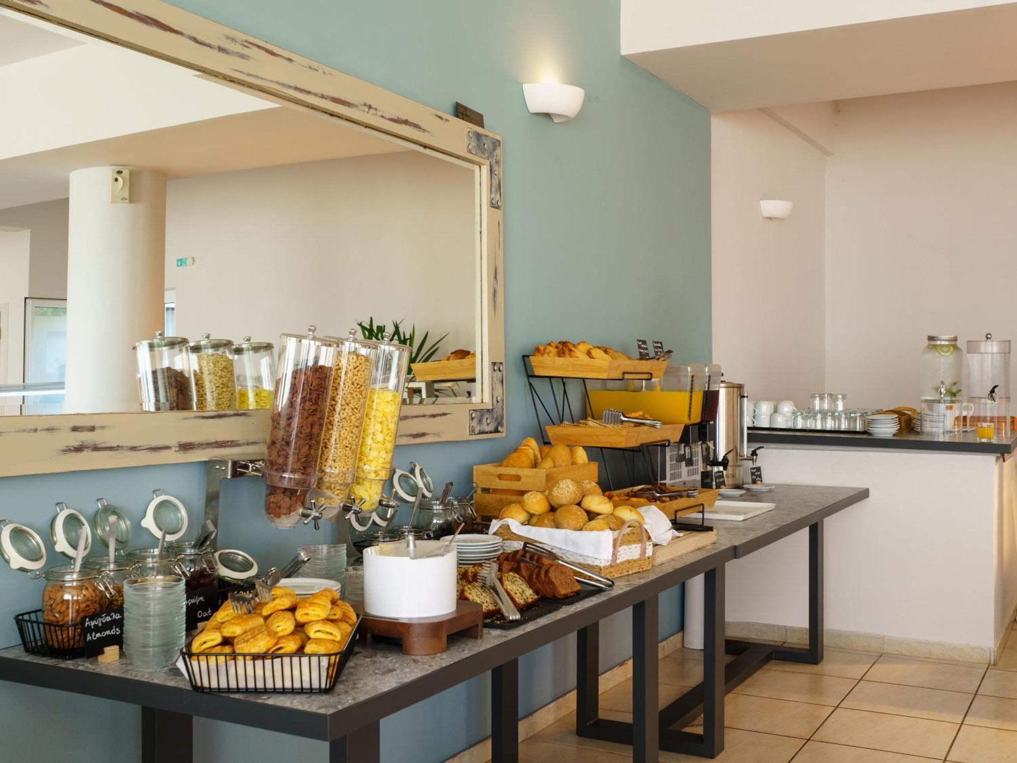 Niforeika Beach Hotel Екстер'єр фото